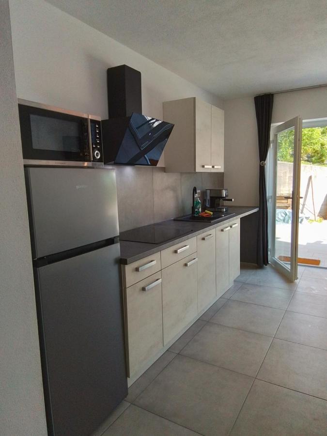 Hisa Za Gradom Apartment โคบาริด ภายนอก รูปภาพ