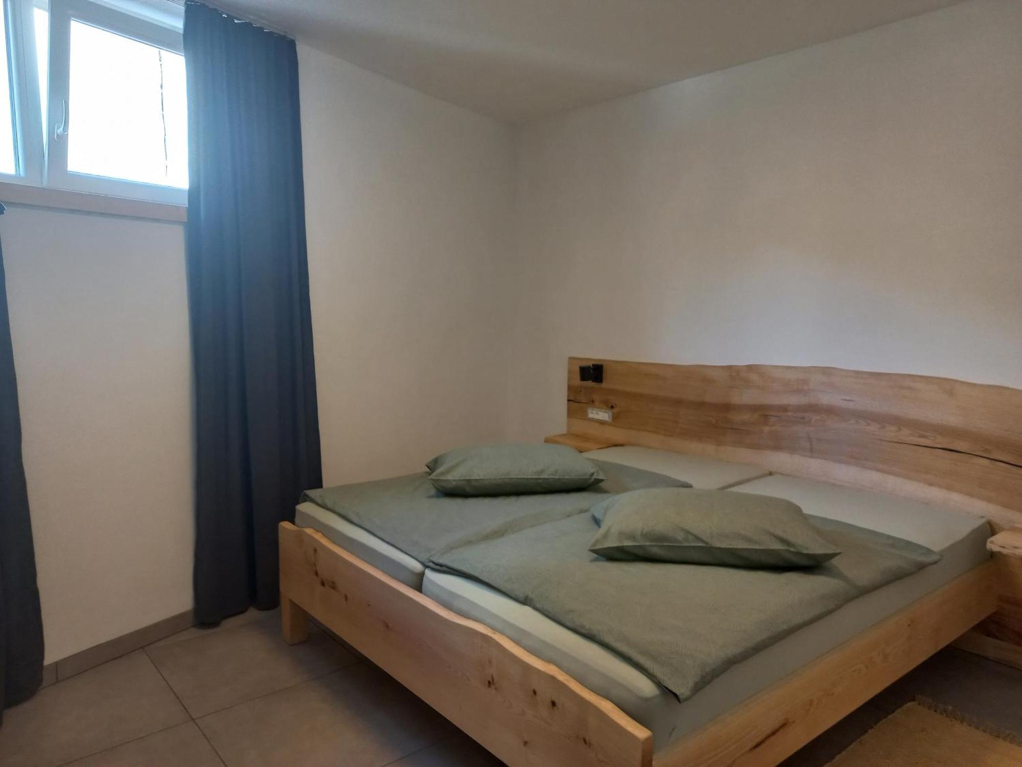 Hisa Za Gradom Apartment โคบาริด ภายนอก รูปภาพ
