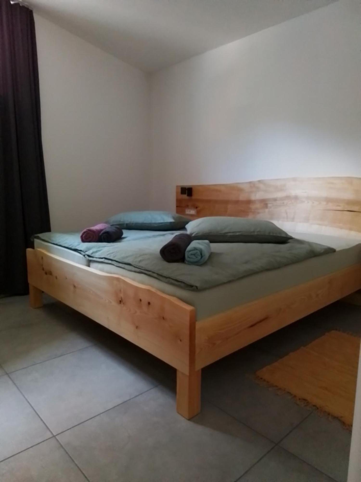 Hisa Za Gradom Apartment โคบาริด ภายนอก รูปภาพ