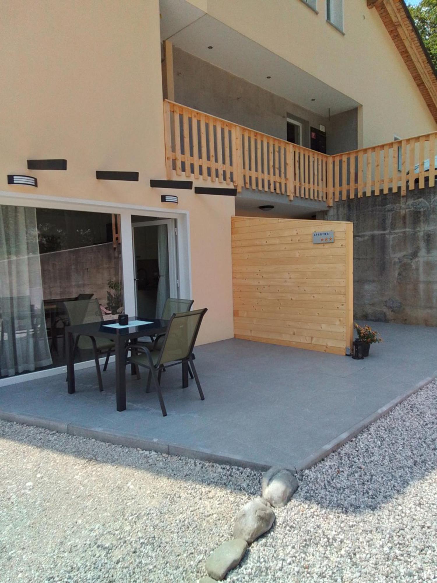 Hisa Za Gradom Apartment โคบาริด ภายนอก รูปภาพ